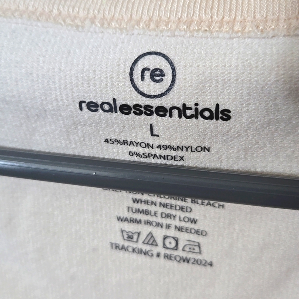 💥Real Essentials Tank Top - Picture 2 of 4
